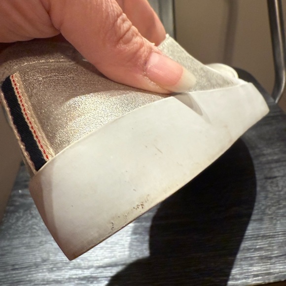 ED Ellen Degeneres Garstin Silver/White Slip On Loafer Sneakers Size 6 - Picture 5 of 15